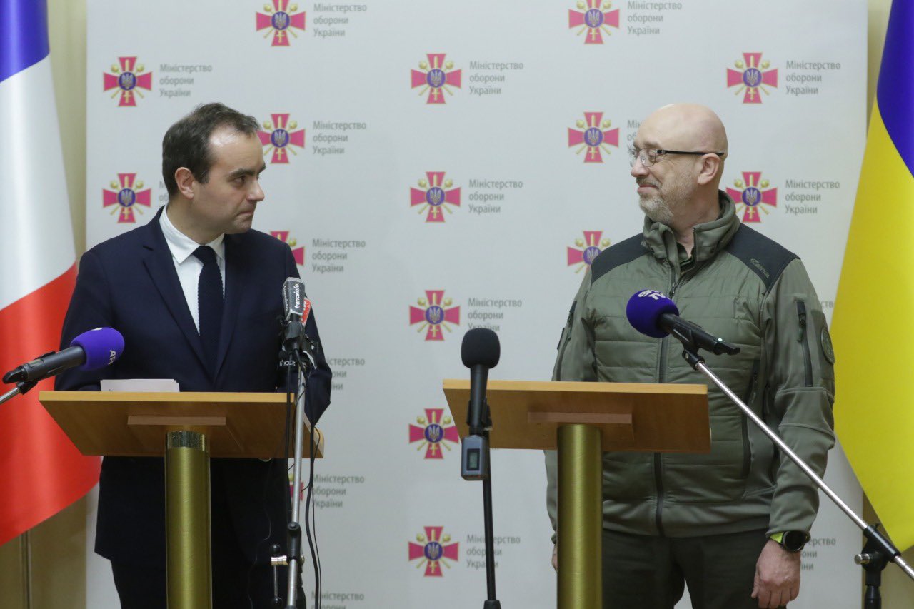 Резников заявил о договоренности с главой Минобороны Франции продолжать поставки ПВО в Украину